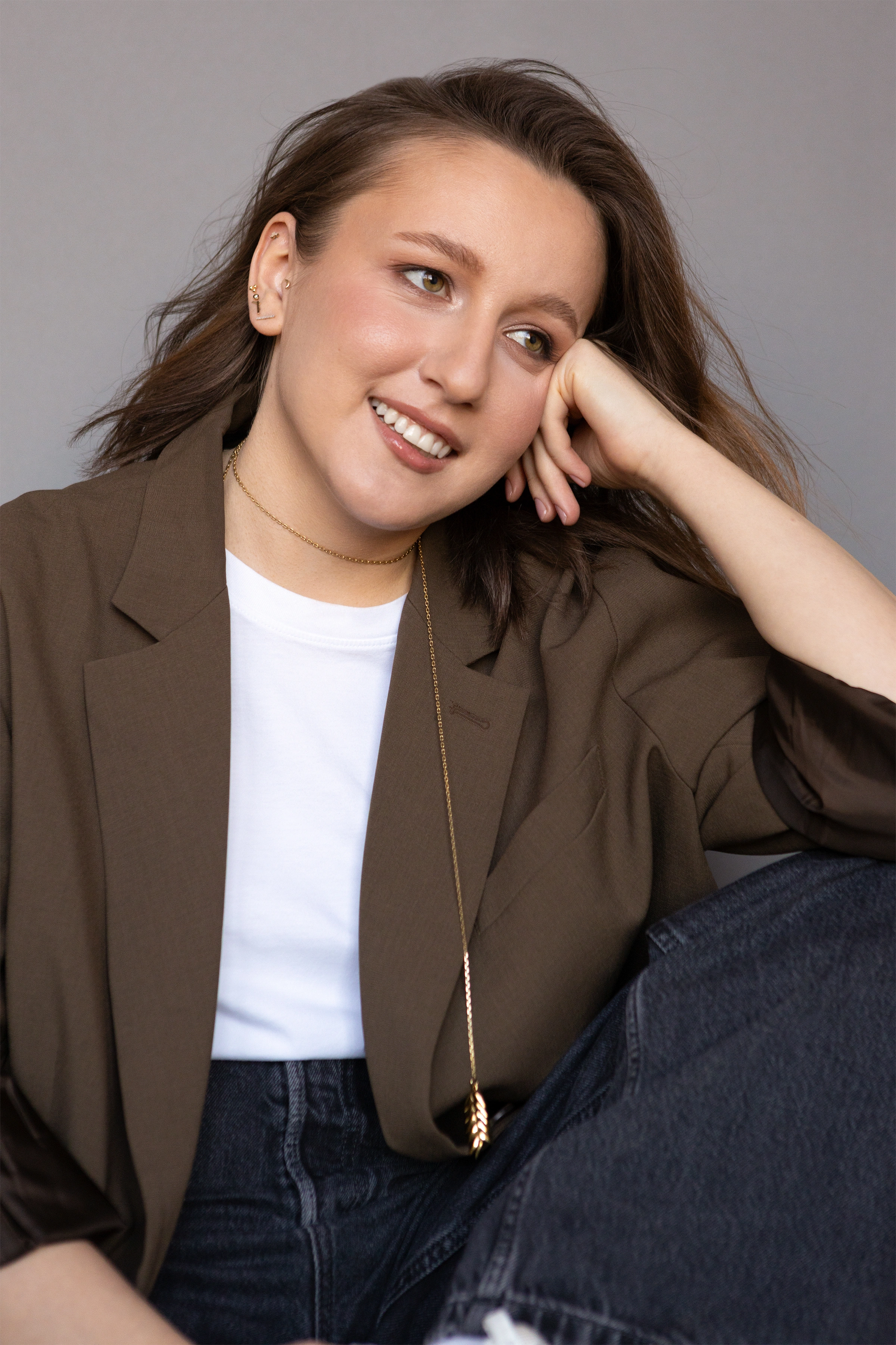  She Is Art Hanna — professional hair colorist