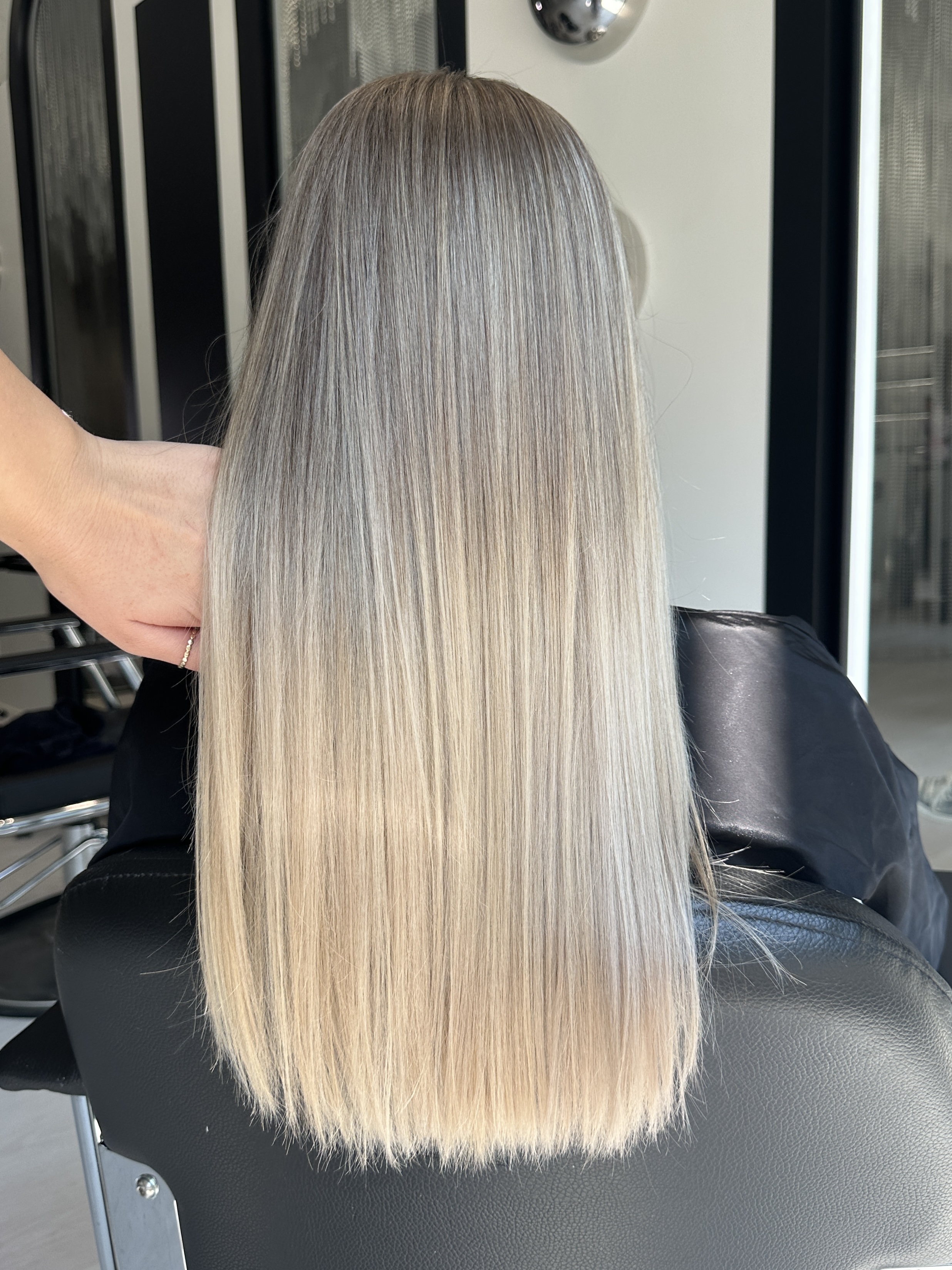 She Is Art studio Blonde AirTouch coloring result